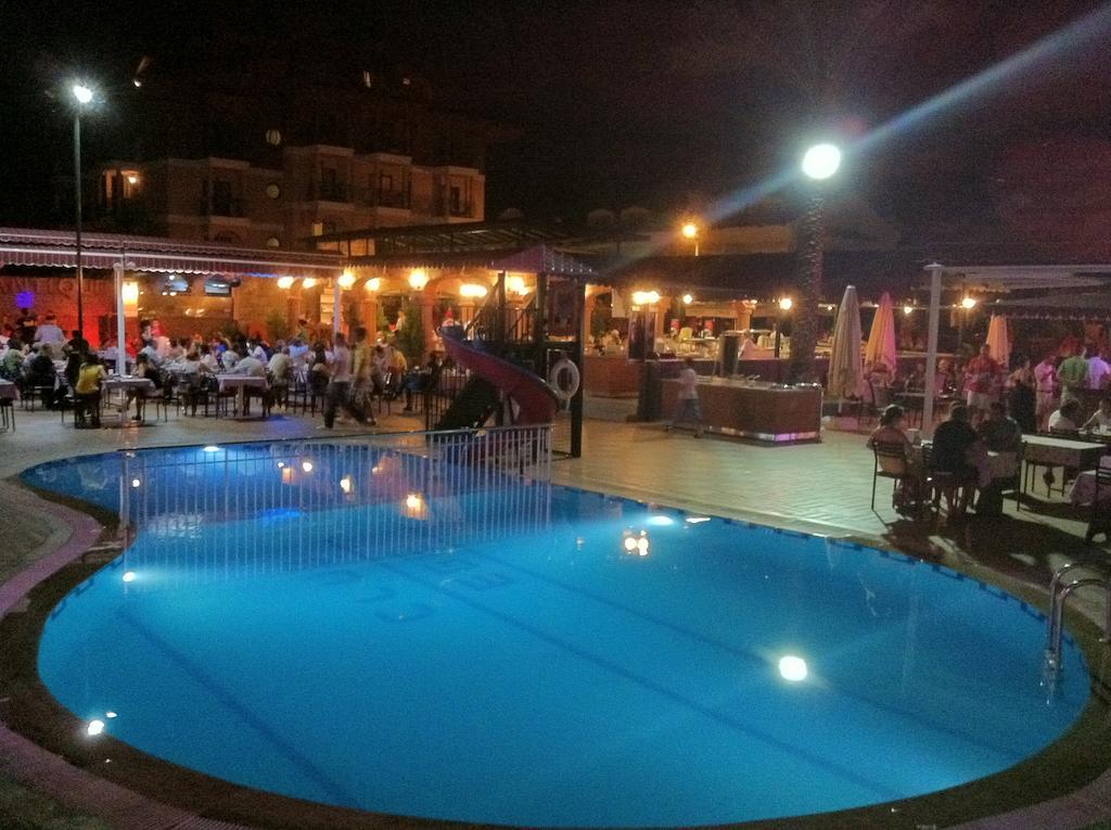Club Chicago Hotel Marmaris Exterior foto