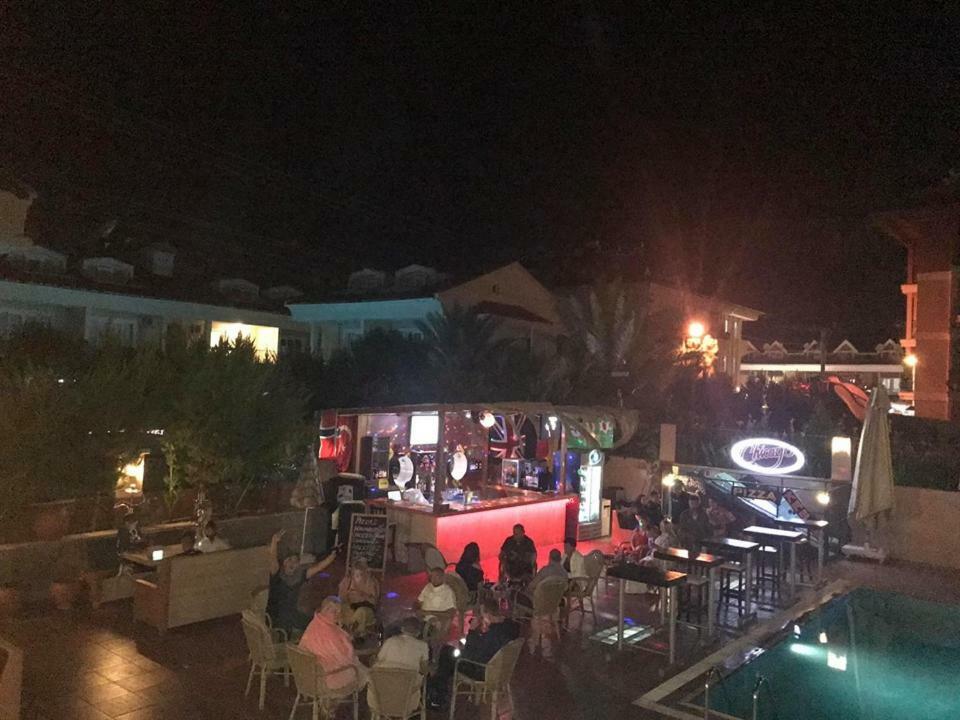 Club Chicago Hotel Marmaris Exterior foto