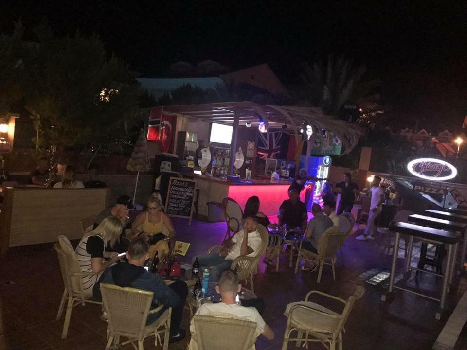 Club Chicago Hotel Marmaris Exterior foto